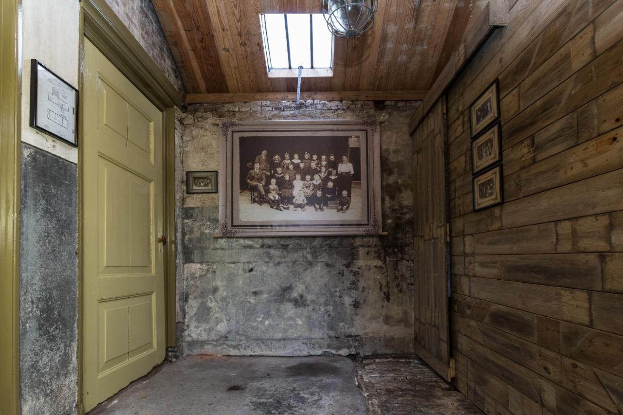D' Ald Skoalle - Sfeervol Appartement In Oude School. Wijtgaard Εξωτερικό φωτογραφία