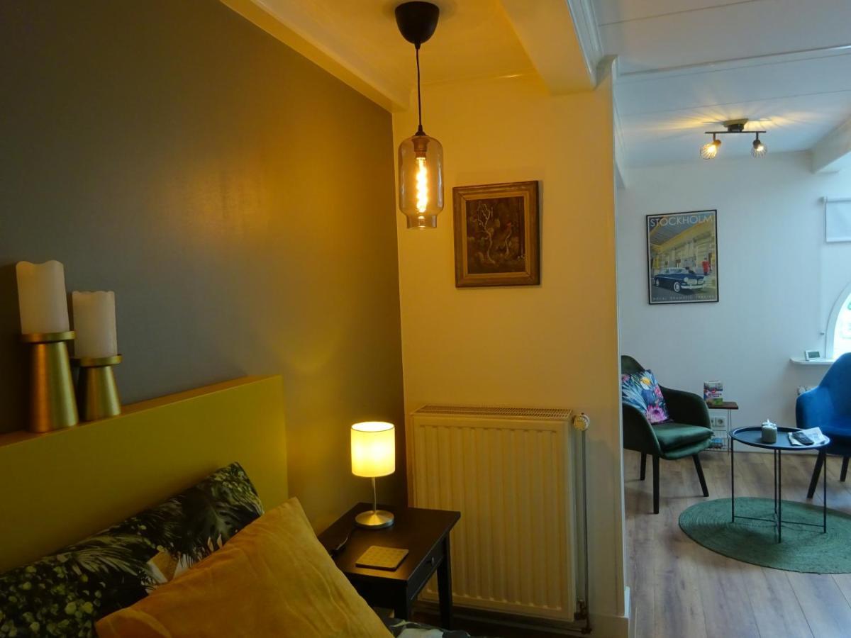 D' Ald Skoalle - Sfeervol Appartement In Oude School. Wijtgaard Εξωτερικό φωτογραφία